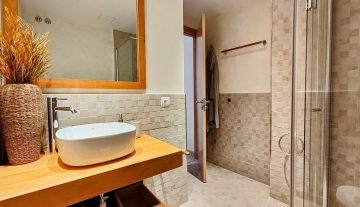 Resa Estates Marina Botafoch Ibiza 4 bedroos te koop sale bathroom 5.jpg